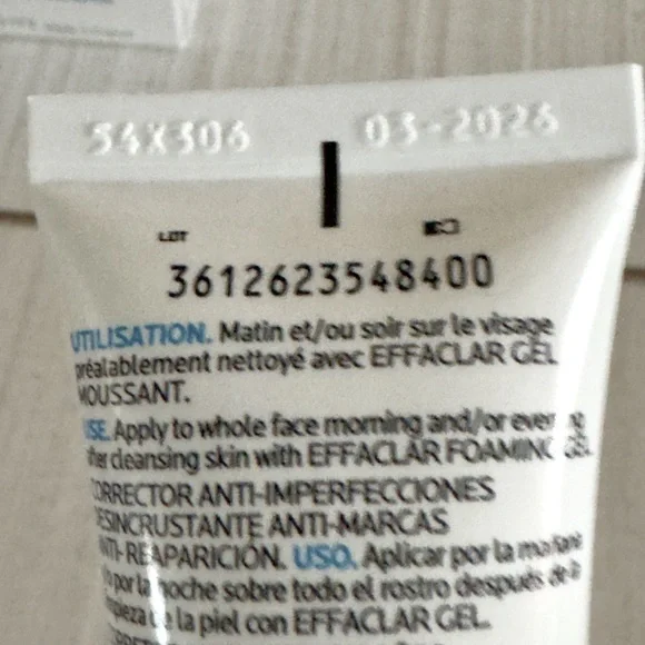 La Roche Posay Effaclar Duo (+) Corrective Unclogging Care Anti-Imperfections - Picture 3 of 5